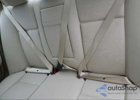 2008 Mercedes-Benz C300 z USA, uszkodzony, nr VIN WDDGF54X48R014448